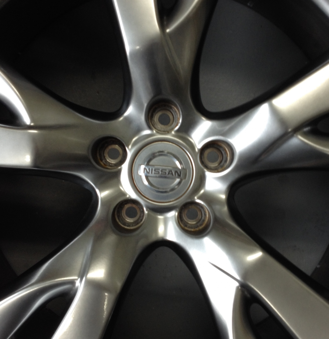 フーガ　ホイールガリ傷リペアのブログを更新しました。